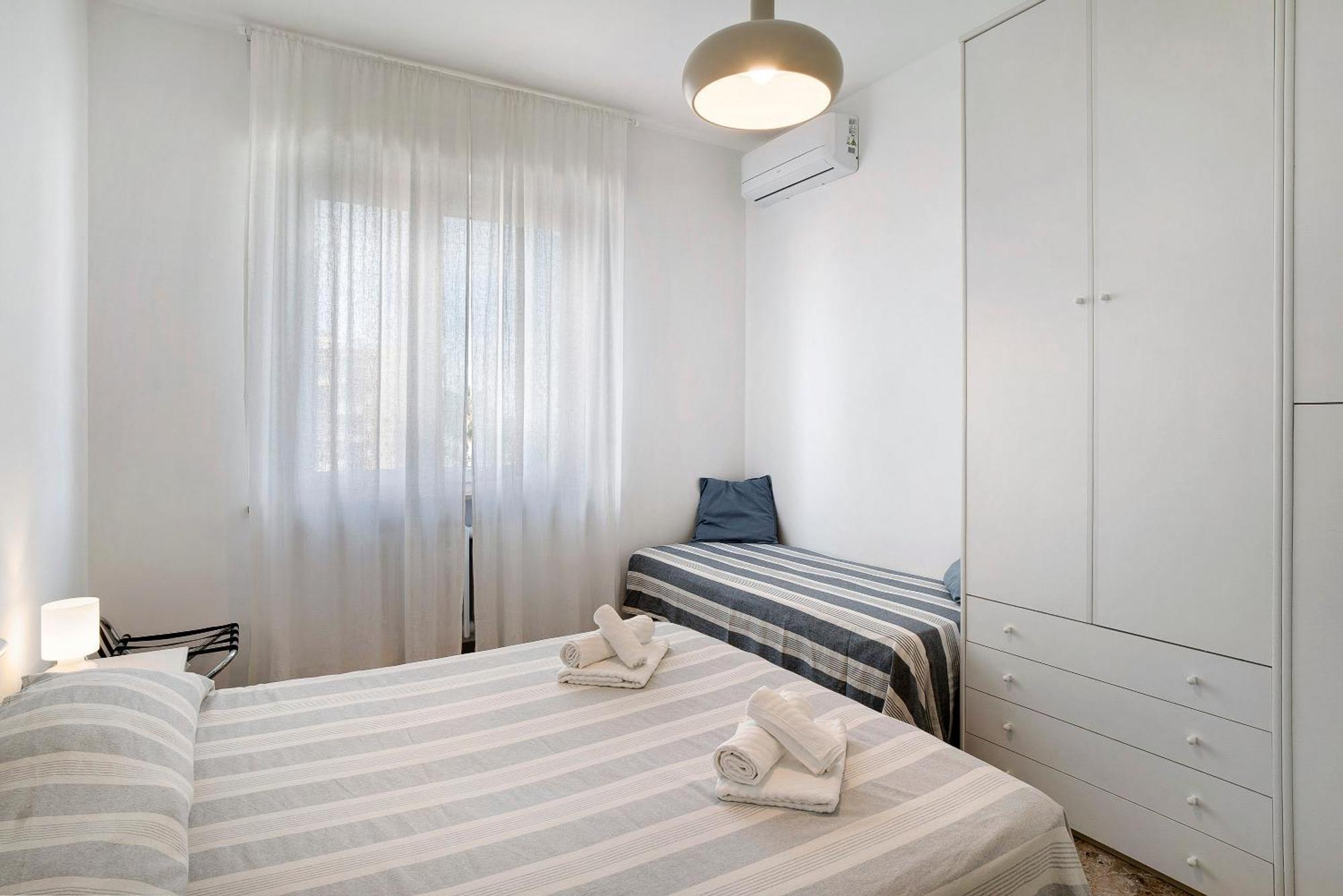 Fronte Mare - Marina Di Andora Apartment Bagian luar foto